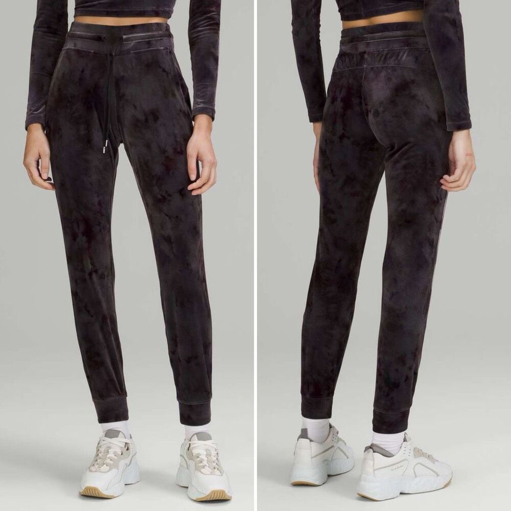 Lululemon Ready to Crush High-Rise Velour Jogger Full Length in Interstellar Dar